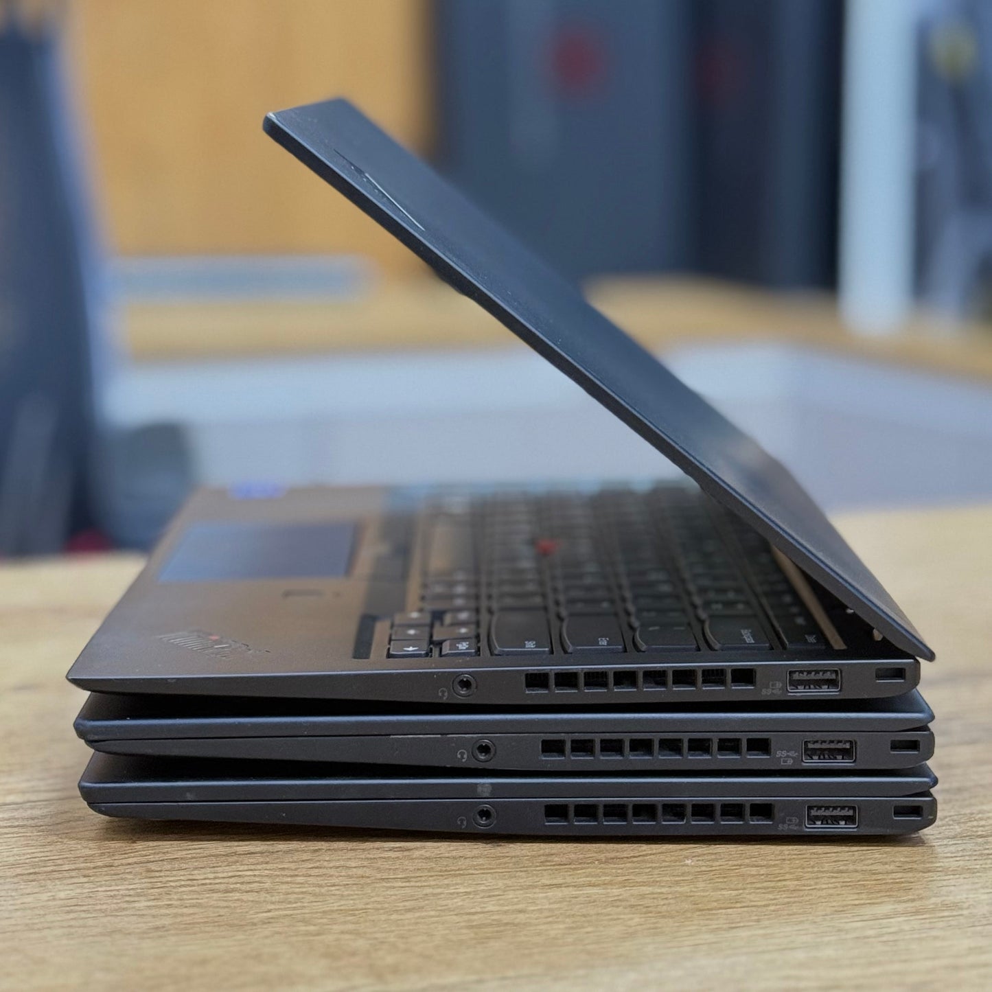 Lenovo ThinkPad X1 Carbon Gen 6 14.0″ Core i7 8th Gen (4 Cores) Touch Screen Intel Integrated Graphics – Certified | Checked by Technology Zone